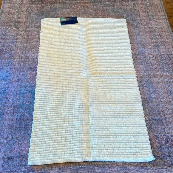 Room Essentials Style accent rug Chenille Cream 30 in x 50 in NWT - Picture 2 of 5